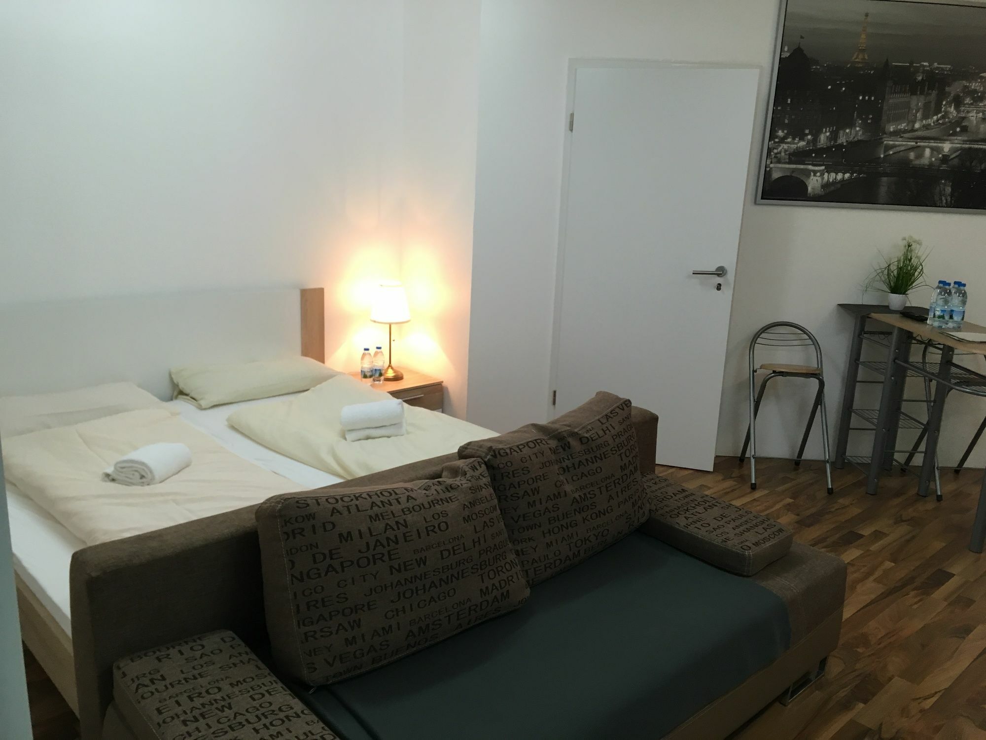 Apartamento Kn Kahtan Boarding House Múnich Exterior foto