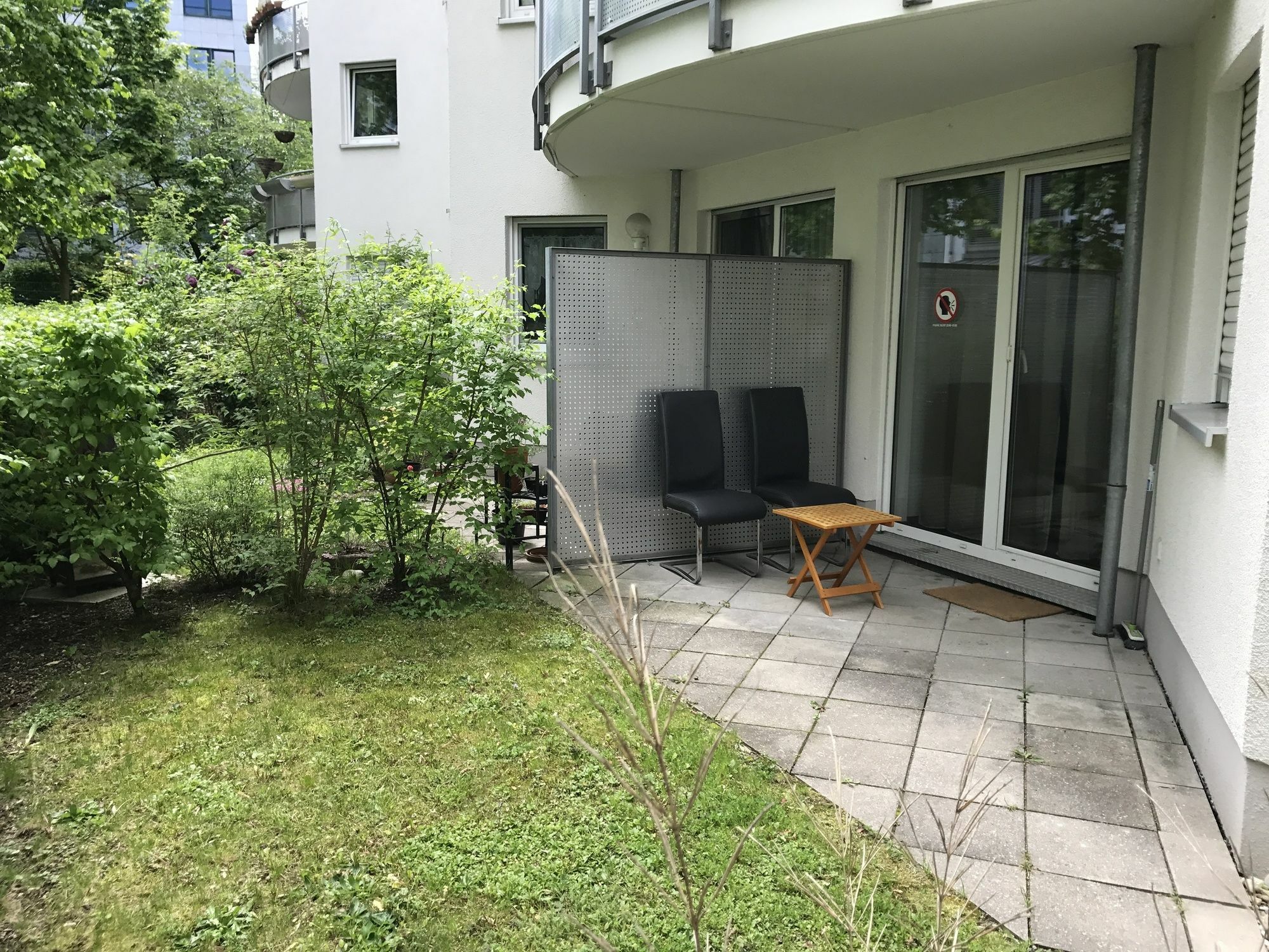 Apartamento Kn Kahtan Boarding House Múnich Exterior foto