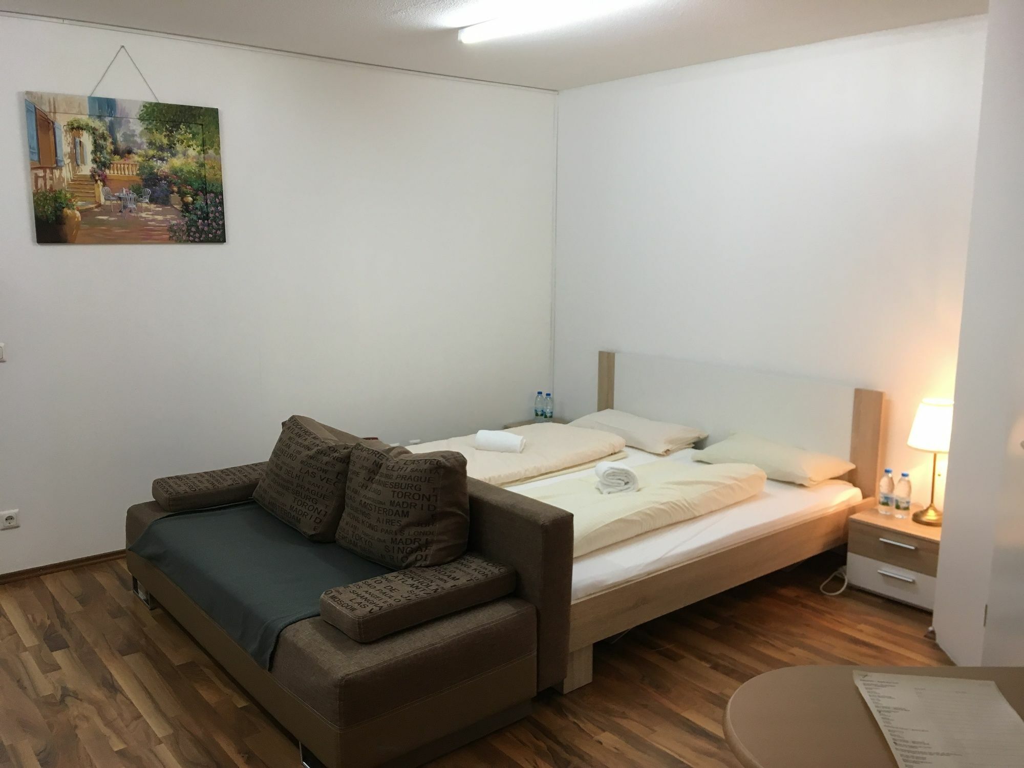 Apartamento Kn Kahtan Boarding House Múnich Exterior foto